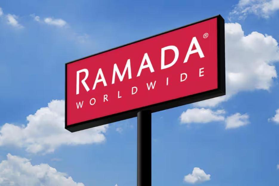 Ramada By Wyndham Bainbridge Hotel Exterior photo